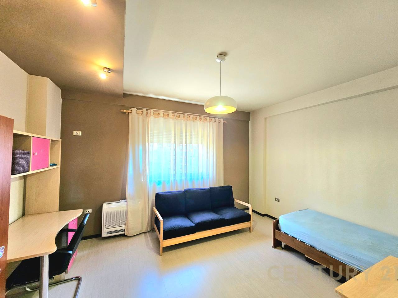 APARTAMENT 2+1 PER QIRA NE UNAZEN E RE
