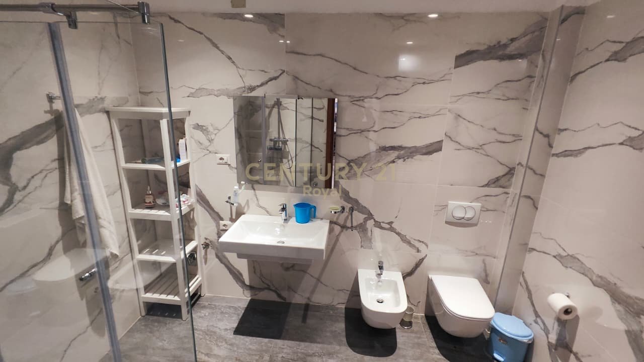 APARTMENT BUILDING 4+1+2T NEAR KAVAJË ROAD AND 21-SHIT