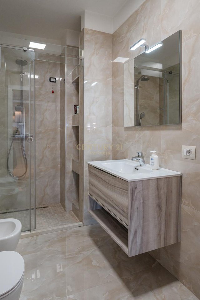 Shitet Apartament 3+1+2 në Kompleksin Magnet, Tiranë!