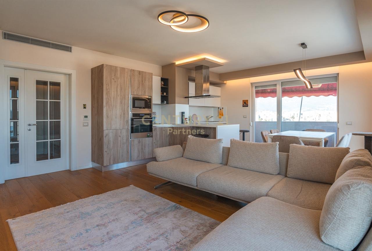 Shitet Apartament 3+1+2 në Kompleksin Magnet, Tiranë!