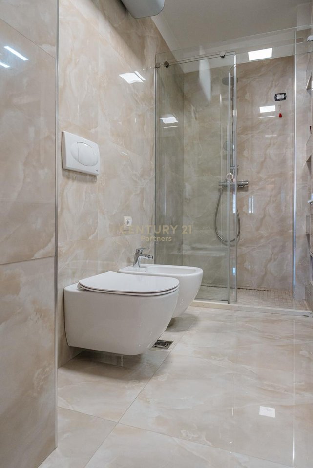 Shitet Apartament 3+1+2 në Kompleksin Magnet, Tiranë!