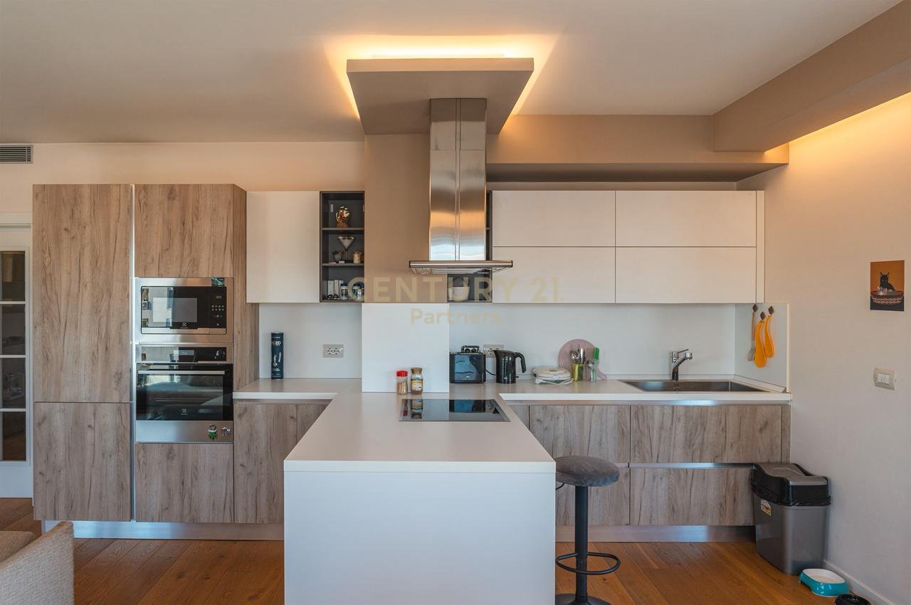Shitet Apartament 3+1+2 në Kompleksin Magnet, Tiranë!