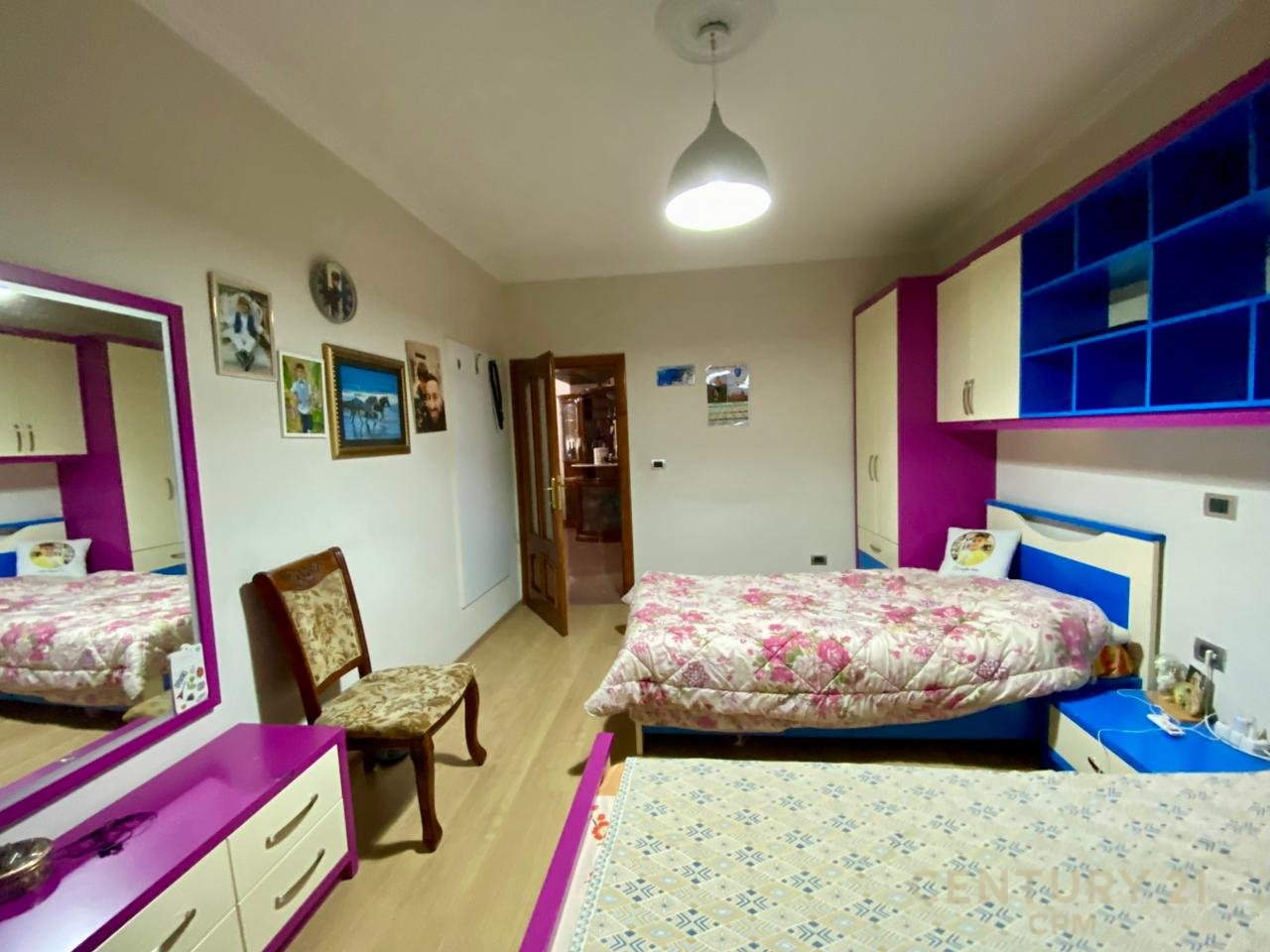 PRANE GJIMNAZIT PETRO NINI SHESIM APARTAMENT 2+1+AMBIENT GATIMI I VECUAR