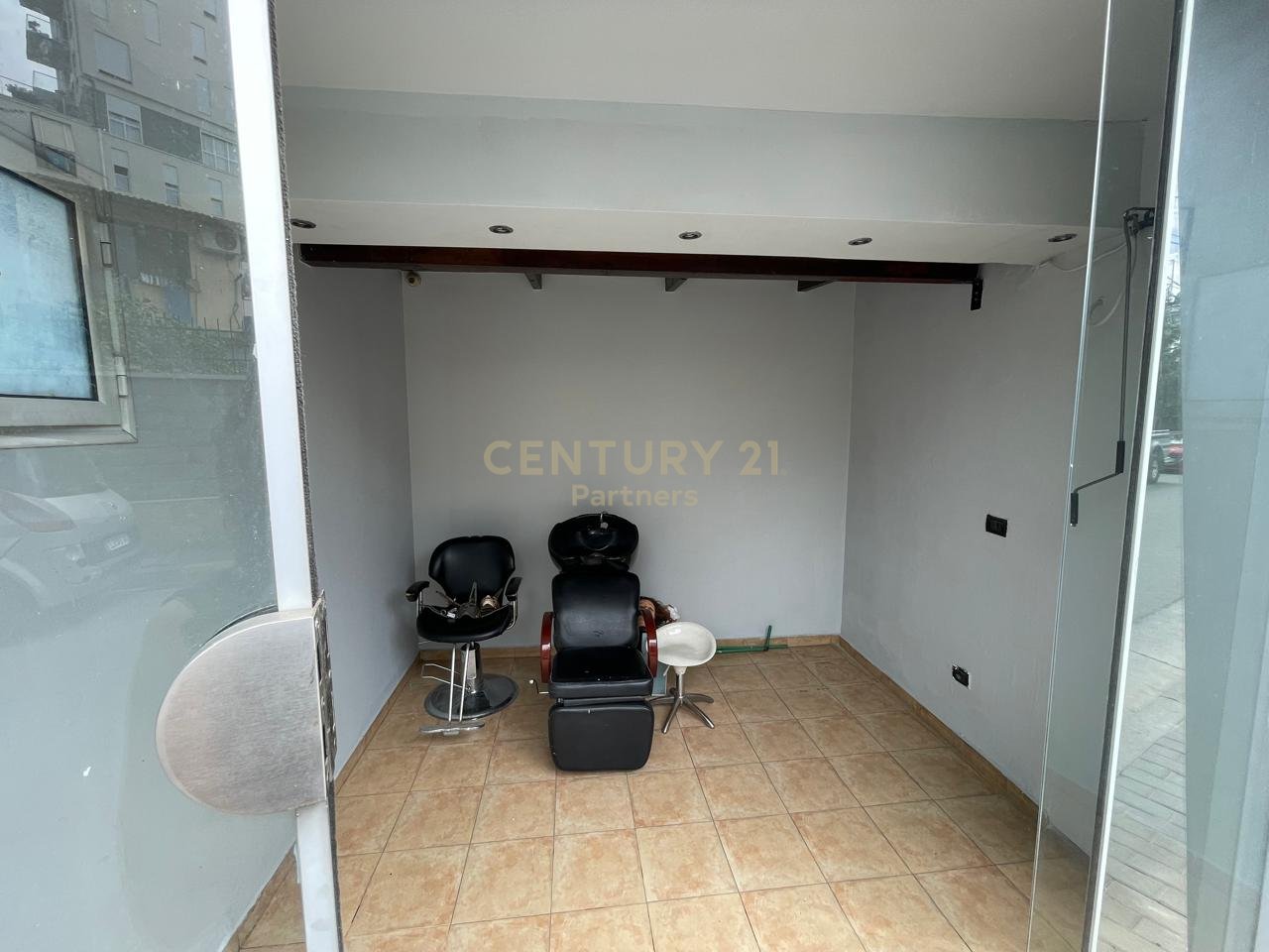 AMBIENT KOMERCIAL PER QIRA  -SELITE