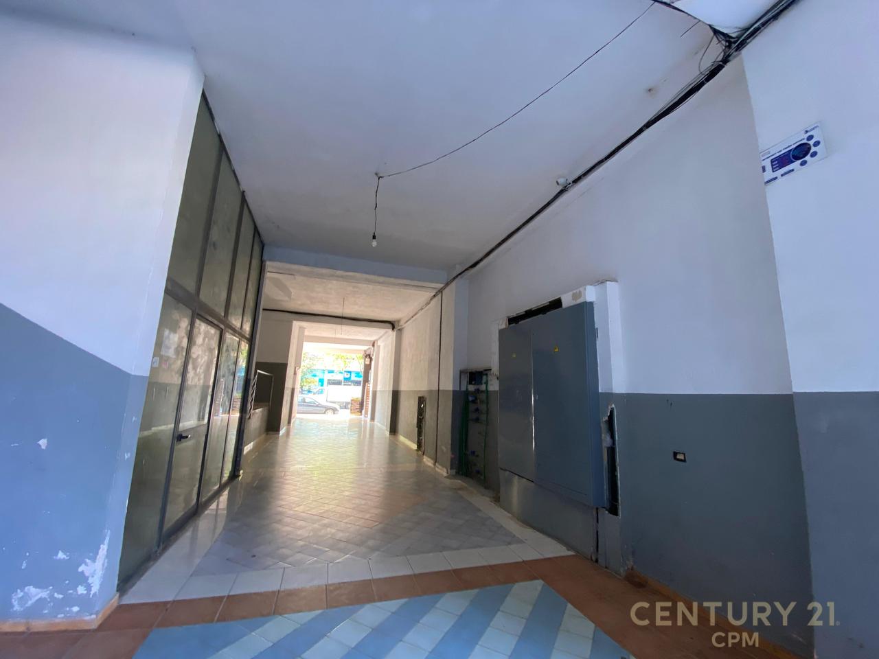 NE YZBERISH JAPIM ME QIRA NJESI KOMERCIALE