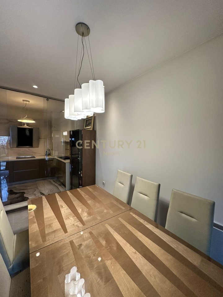 Jepet me qira apartament luksoz 1+1 tek Ring Center – Tiranë