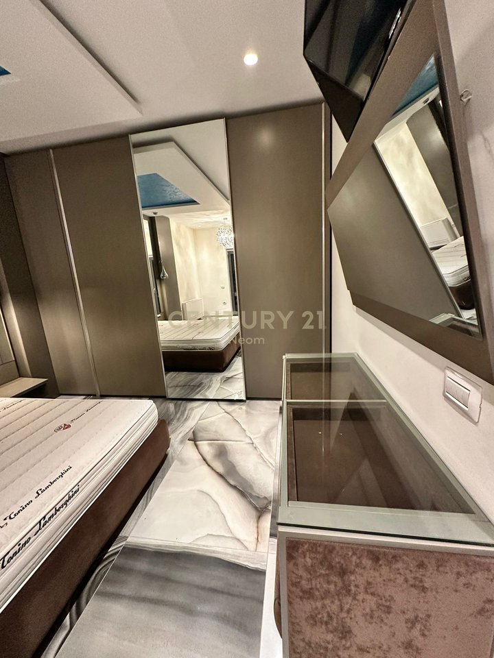 Jepet me qira apartament luksoz 1+1 tek Ring Center – Tiranë