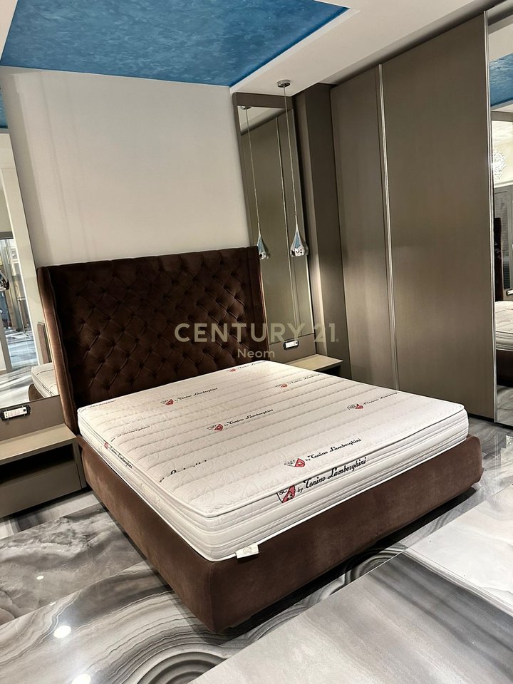 Jepet me qira apartament luksoz 1+1 tek Ring Center – Tiranë