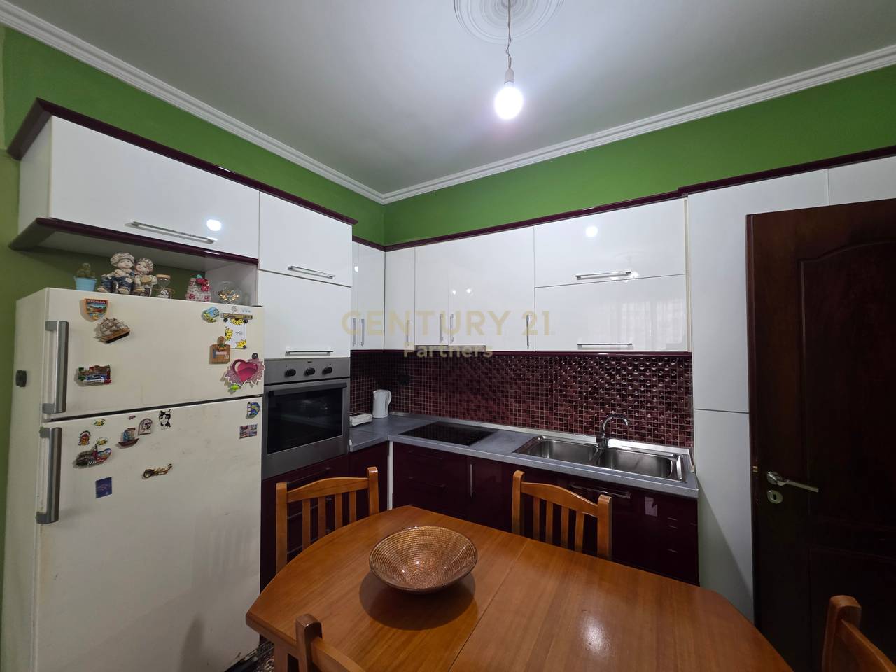 Apartament 2+1 Për Shitje në Vasil Shanto, Tiranë