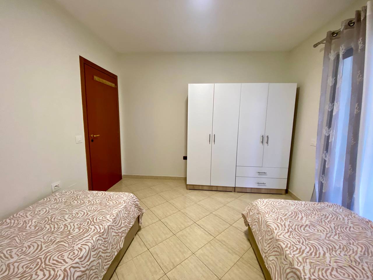 IN THE AREA OF THE PARIS MUNICIPALITY, WE RENT A 2+1+2 APARTMENT