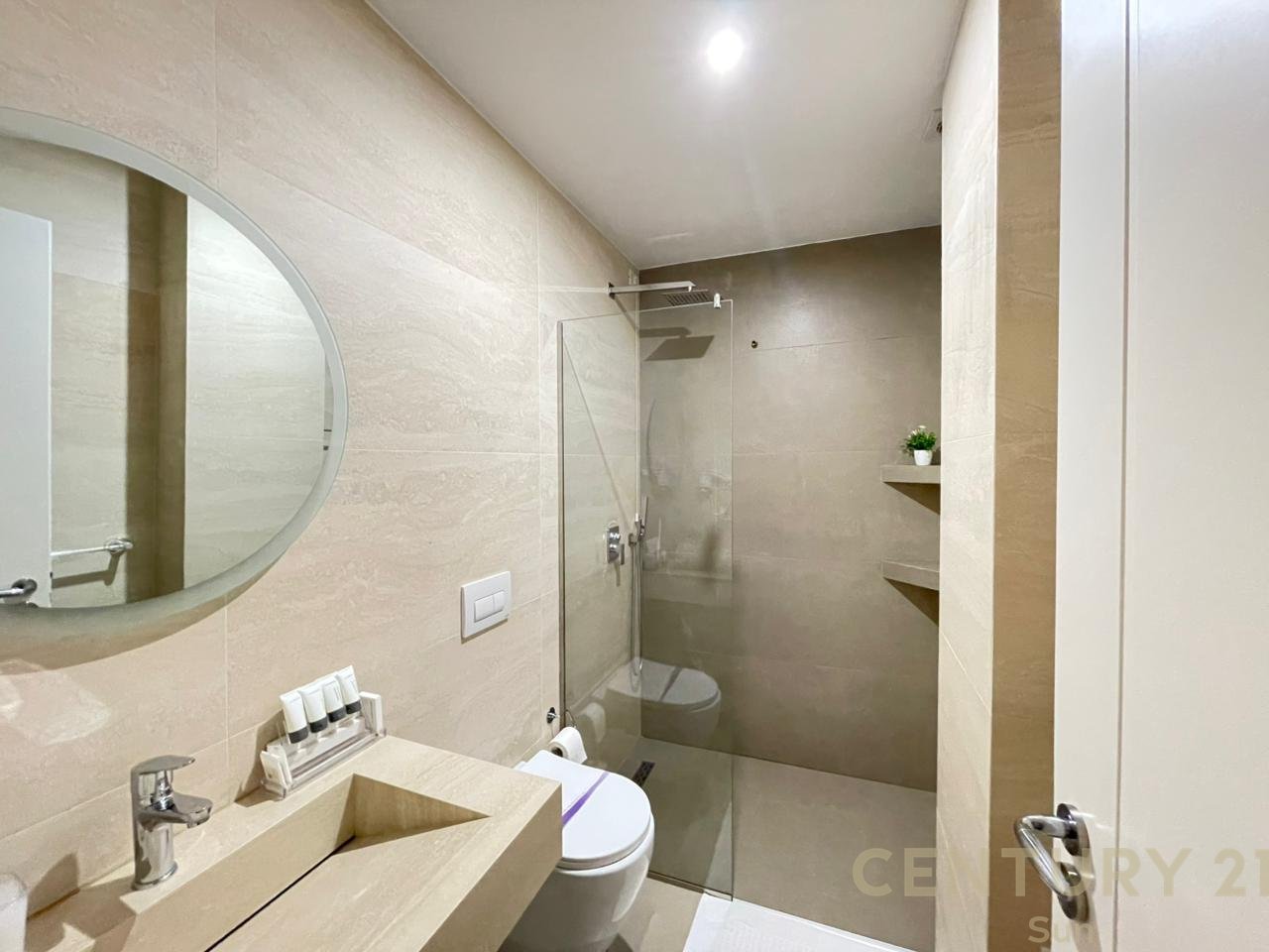HOTEL FOR SALE NEAR THE PORT IN VLORE!