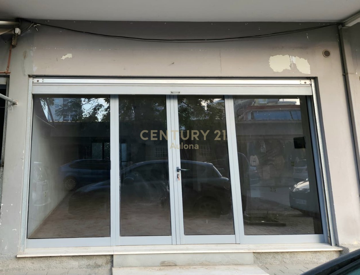 SHOP FOR SALE IN VLORE