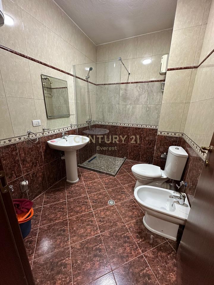 KOMUNA E PARISIT, OFFICE FOR RENT