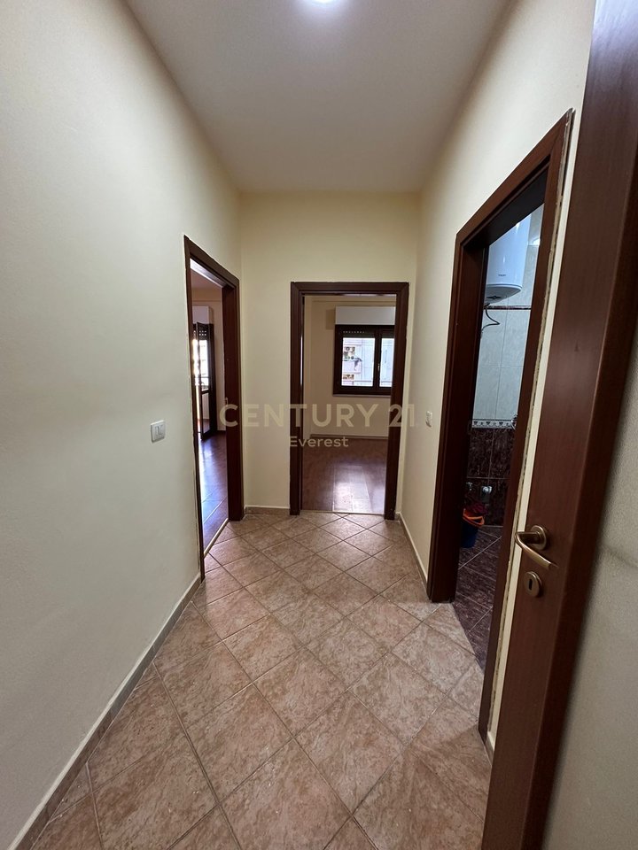 KOMUNA E PARISIT, OFFICE FOR RENT