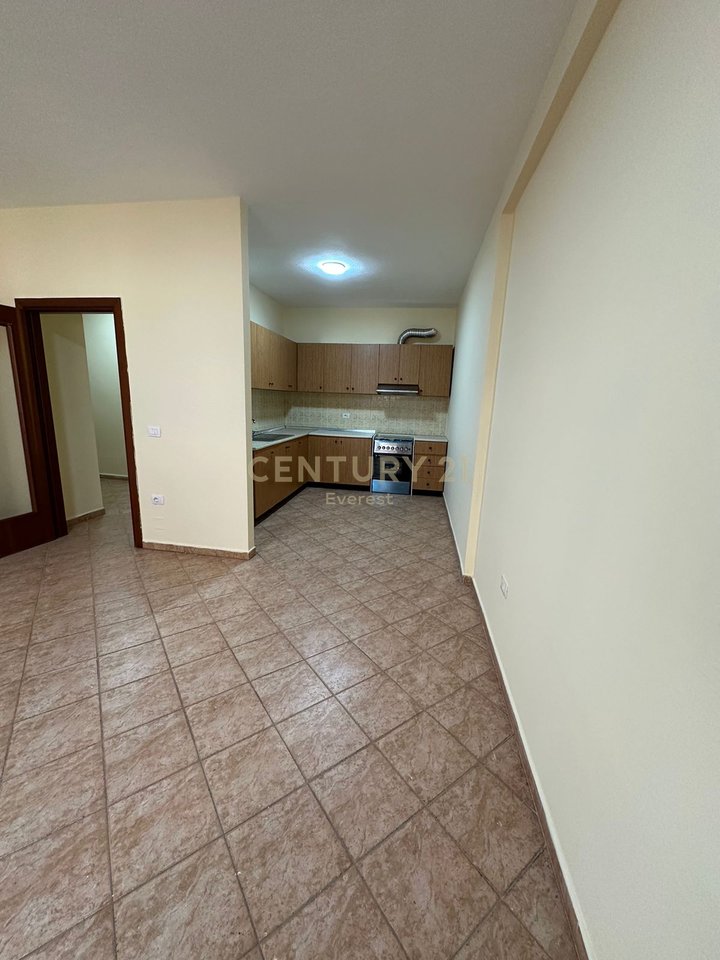 KOMUNA E PARISIT, OFFICE FOR RENT