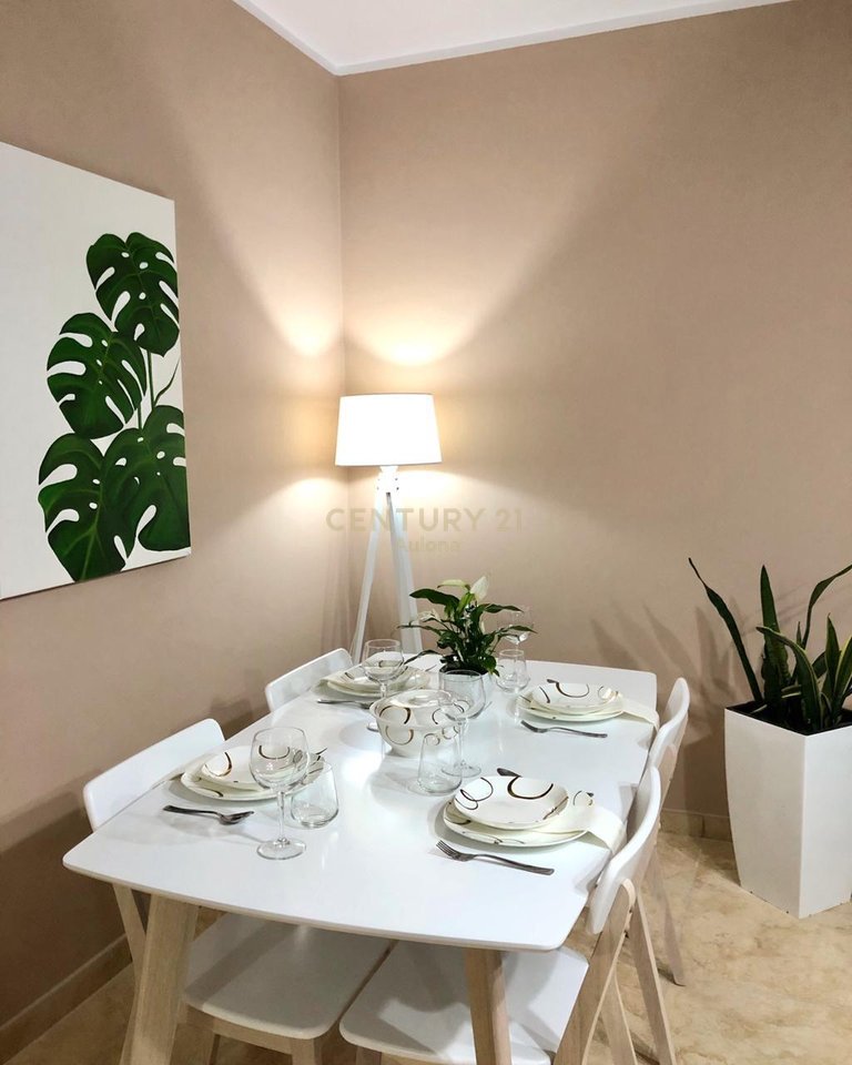 Apartament 1+1 me Qira me Pamje nga Deti