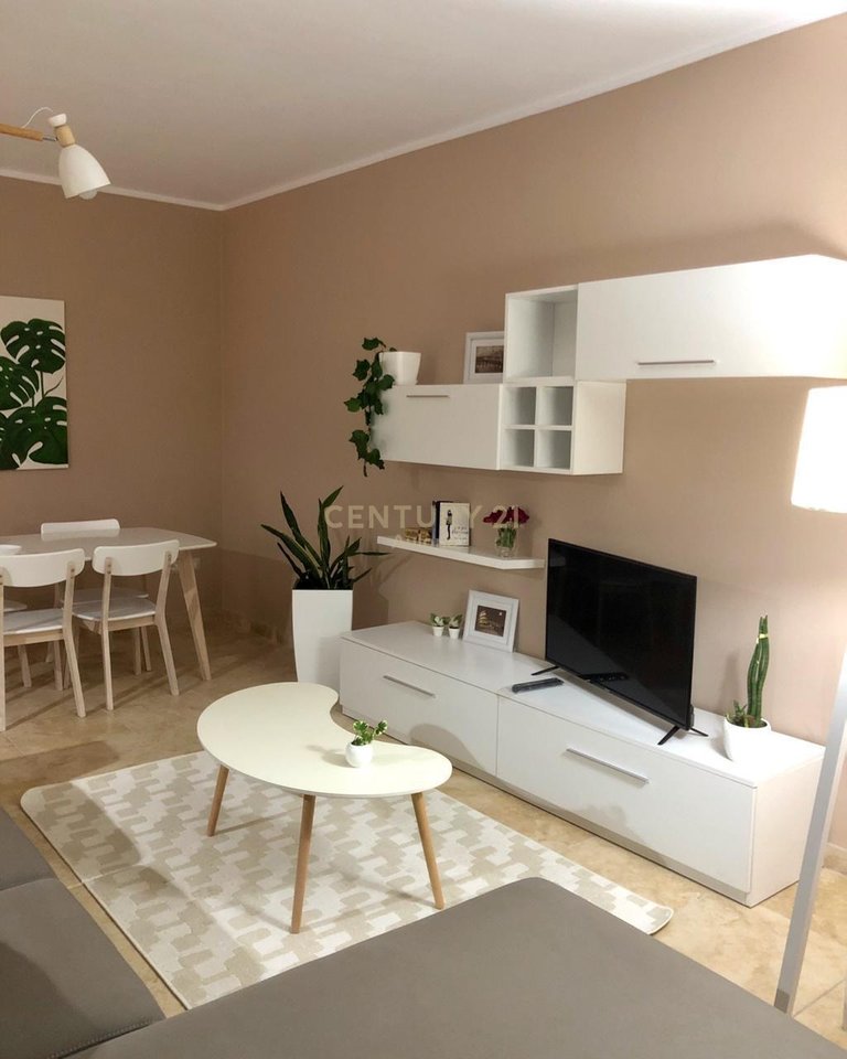 Apartament 1+1 me Qira me Pamje nga Deti