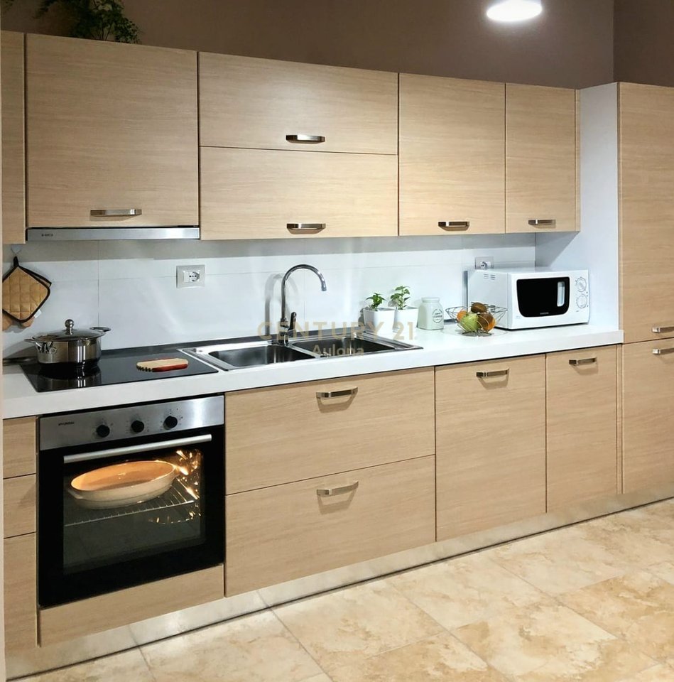 Apartament 1+1 me Qira me Pamje nga Deti