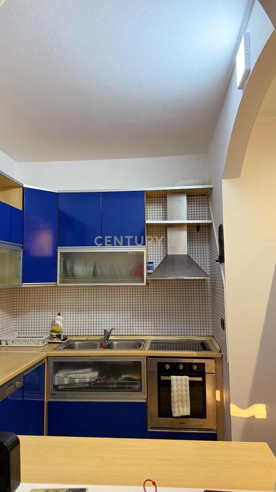 Apartment for rent 3+1+2 + storage + veranda in Vlore