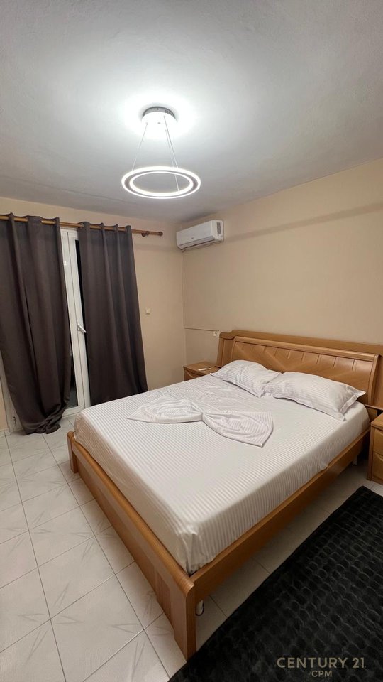 TE KAFE FLORA JAPIM APARTAMENT 2+1 ME QIRA