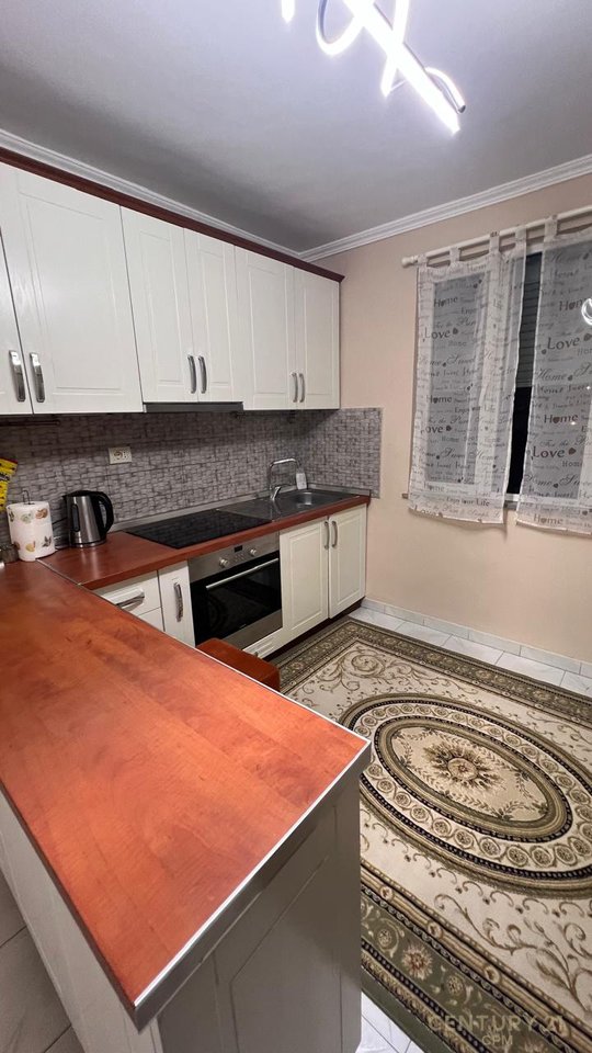 TE KAFE FLORA JAPIM APARTAMENT 2+1 ME QIRA