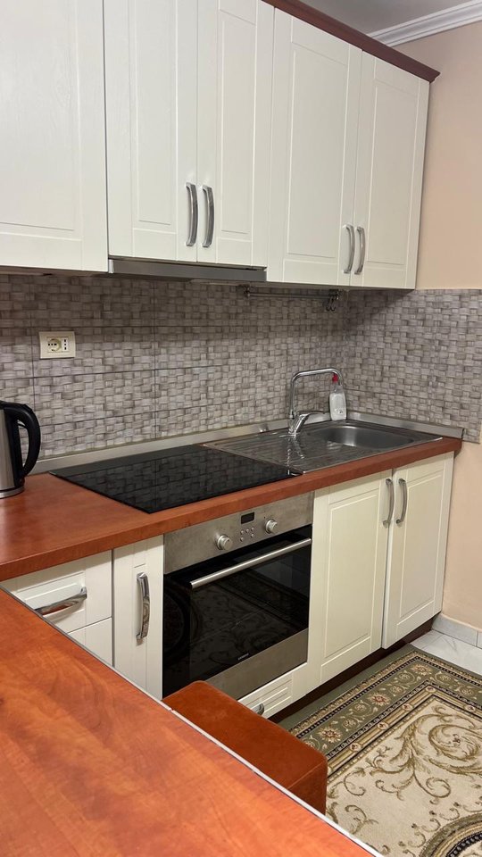 TE KAFE FLORA JAPIM APARTAMENT 2+1 ME QIRA