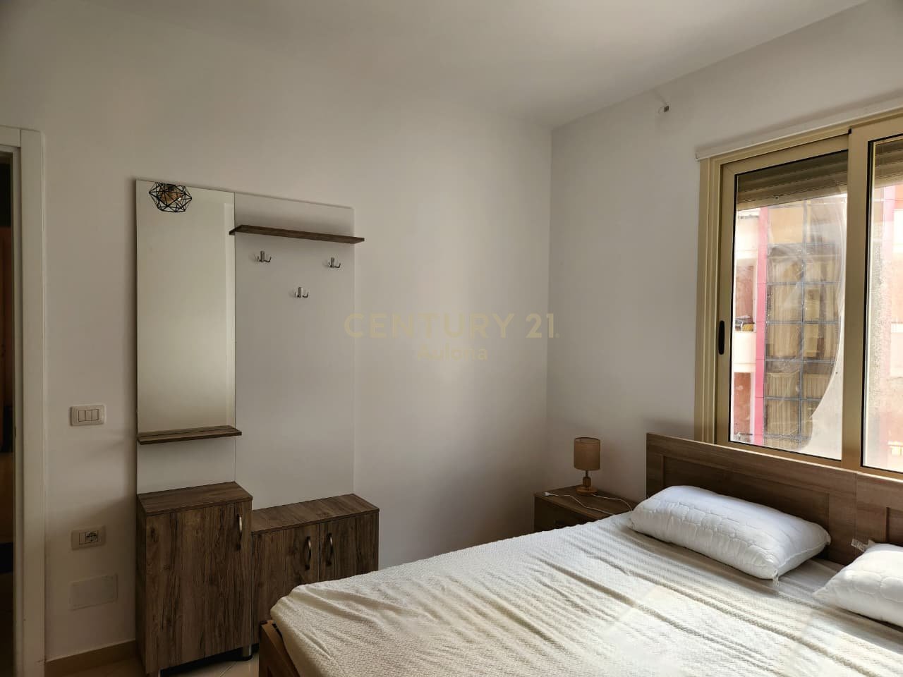 Apartament 2+1 me Qira në Hyrje të Lungomare 1