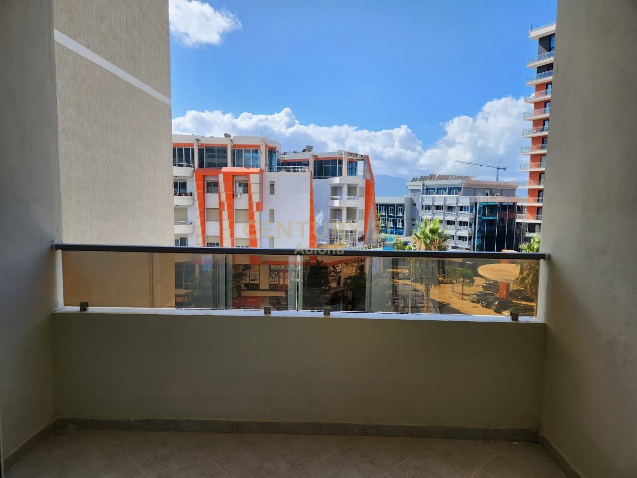 Apartament 2+1 me Qira në Hyrje të Lungomare 1