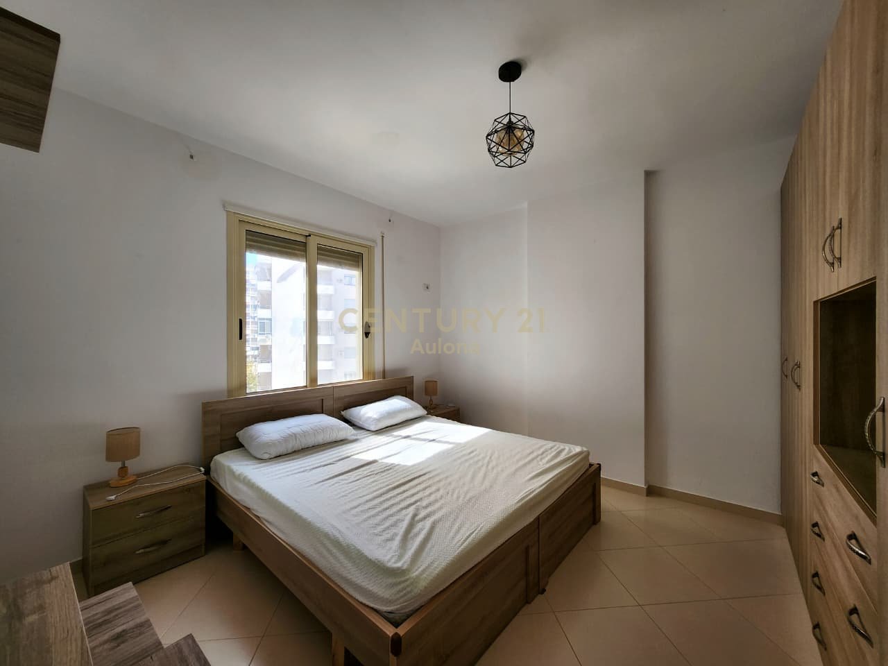 Apartament 2+1 me Qira në Hyrje të Lungomare 1