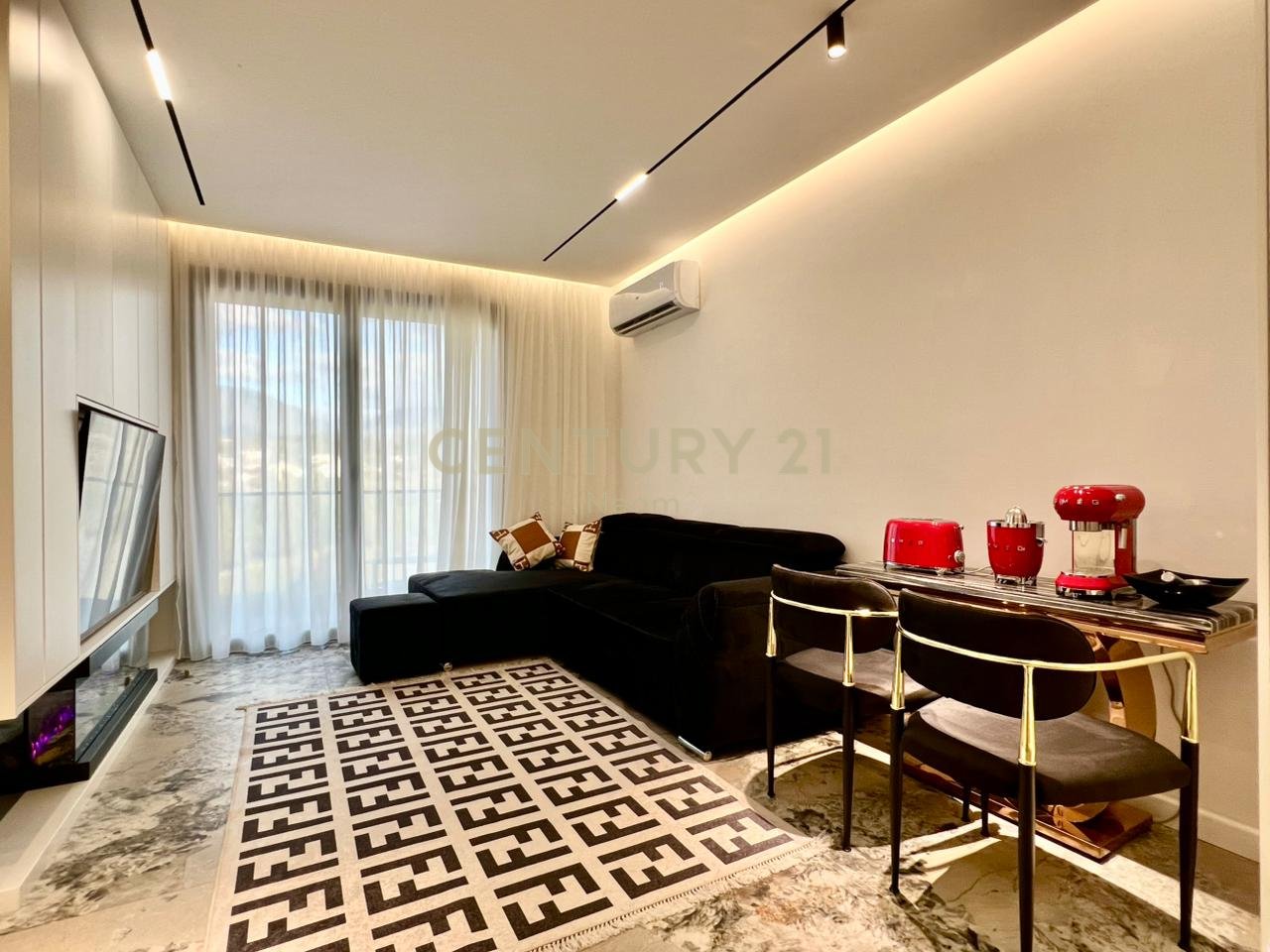 QIRA, APARTAMENT DELUXE 1+1 me POST PARKIMI & PAMJE‼️