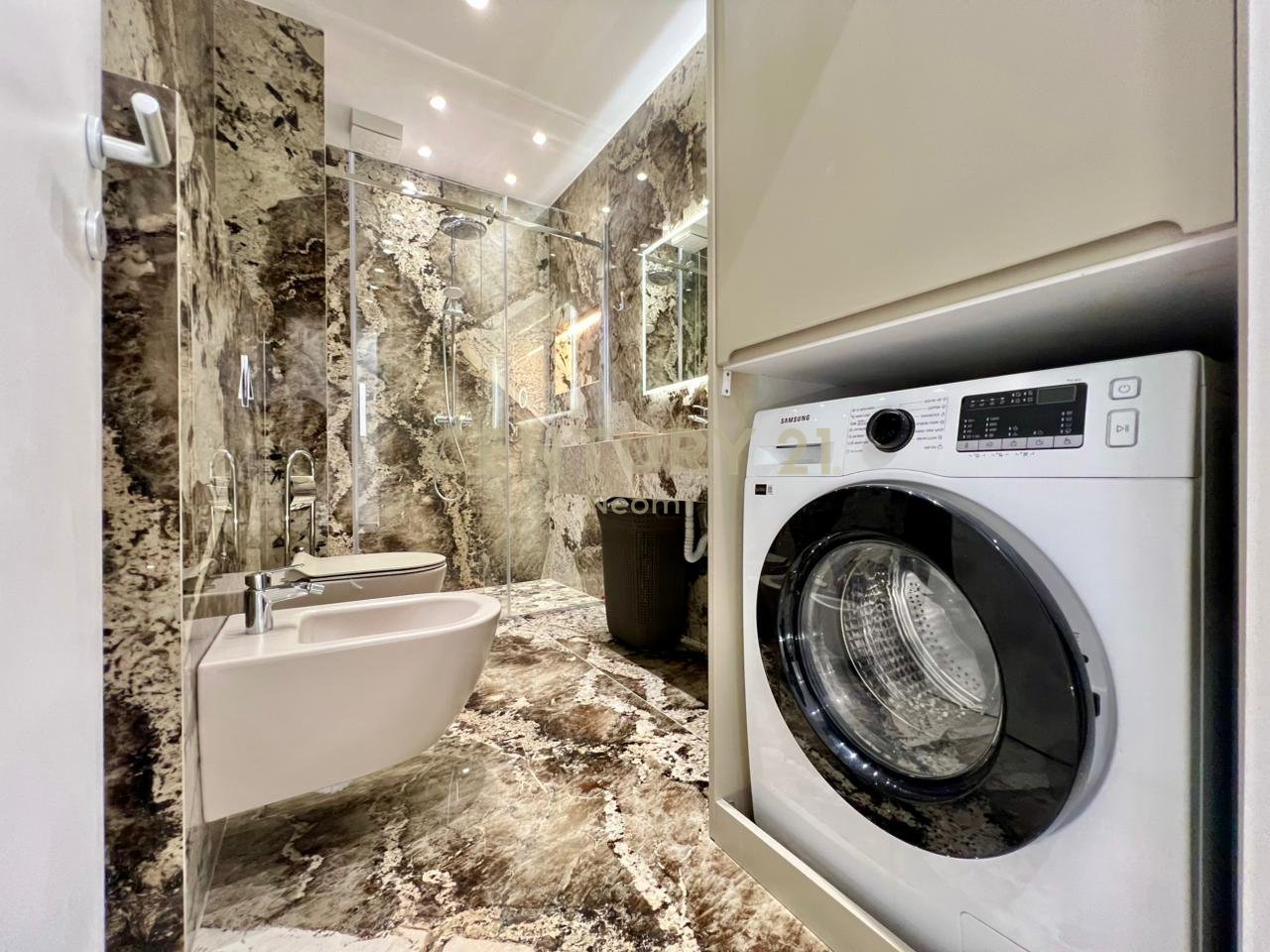 QIRA, APARTAMENT DELUXE 1+1 me POST PARKIMI & PAMJE‼️