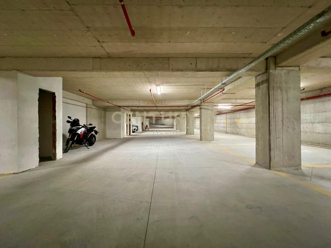 QIRA, APARTAMENT DELUXE 1+1 me POST PARKIMI & PAMJE‼️