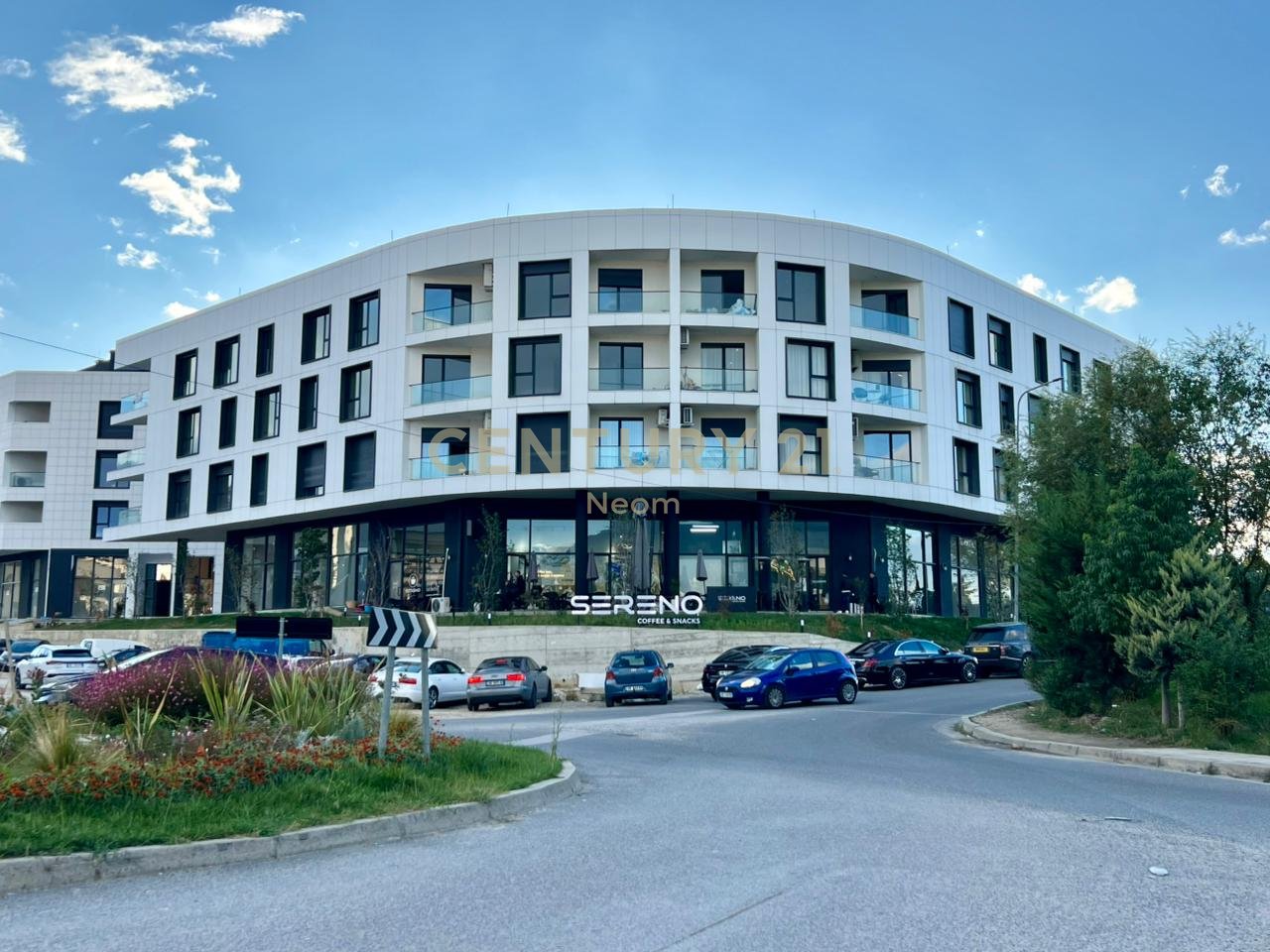 QIRA, APARTAMENT DELUXE 1+1 me POST PARKIMI & PAMJE‼️