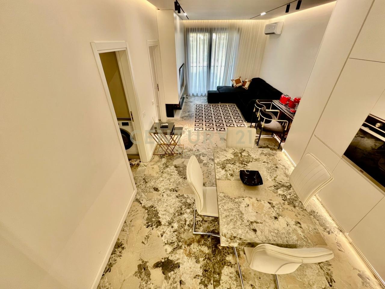 QIRA, APARTAMENT DELUXE 1+1 me POST PARKIMI & PAMJE‼️