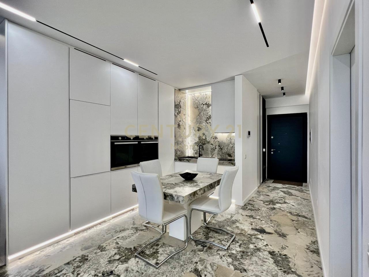 QIRA, APARTAMENT DELUXE 1+1 me POST PARKIMI & PAMJE‼️