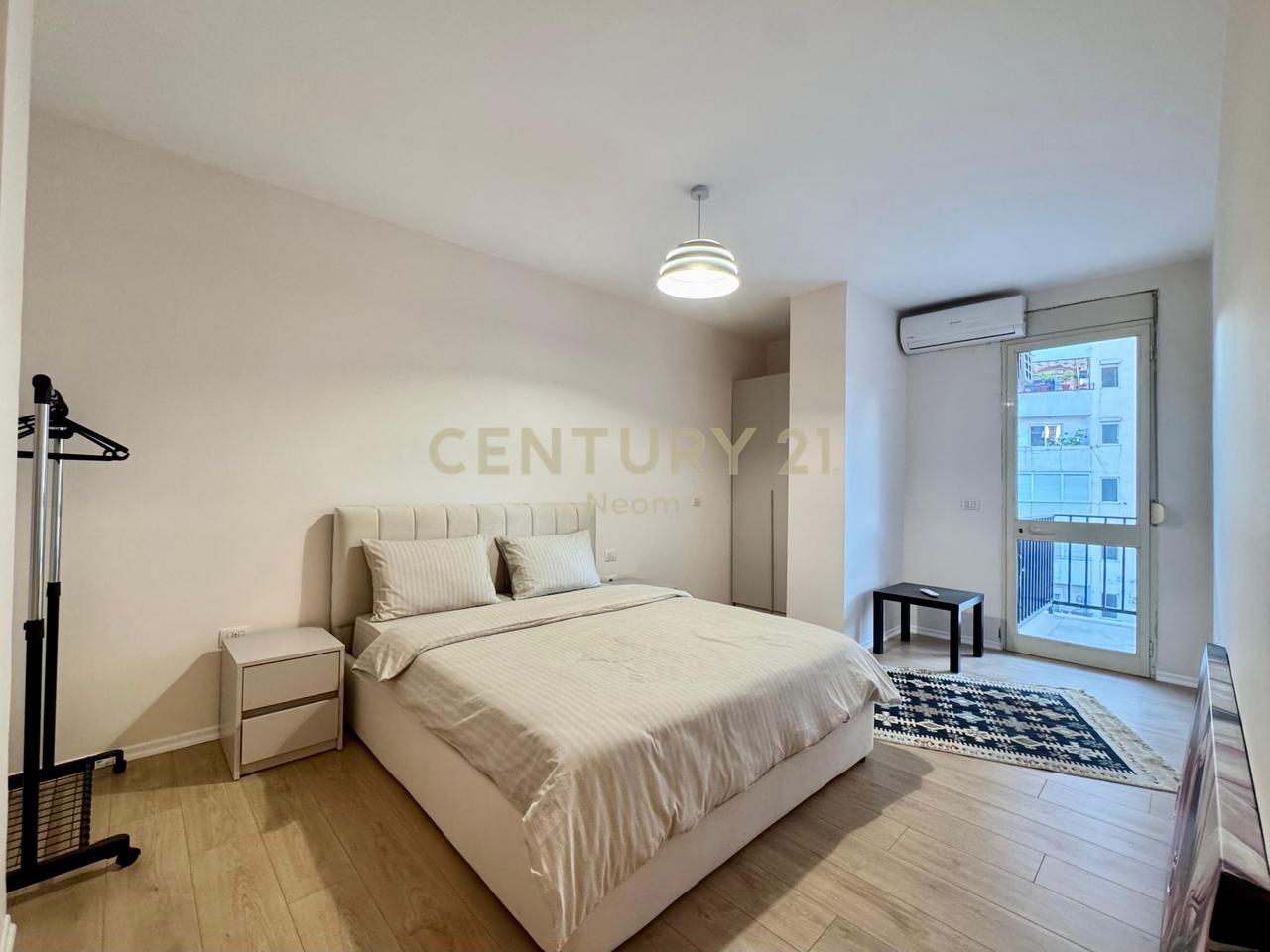 QIRA, APARTAMENT MODERN 1+1, RRUGA KAVAJËS‼️