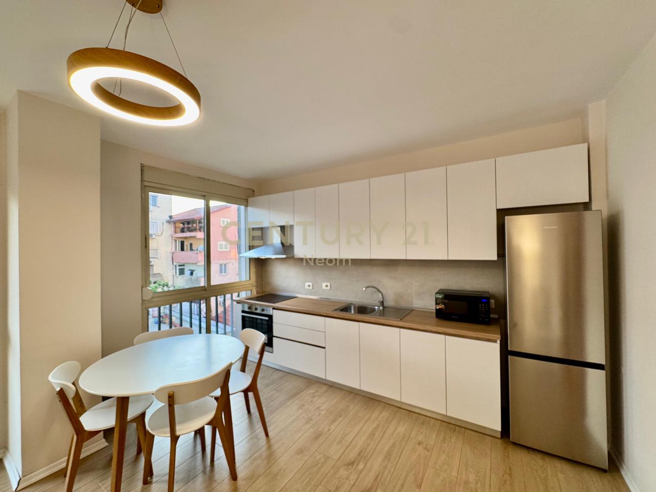 QIRA, APARTAMENT MODERN 1+1, RRUGA KAVAJËS‼️