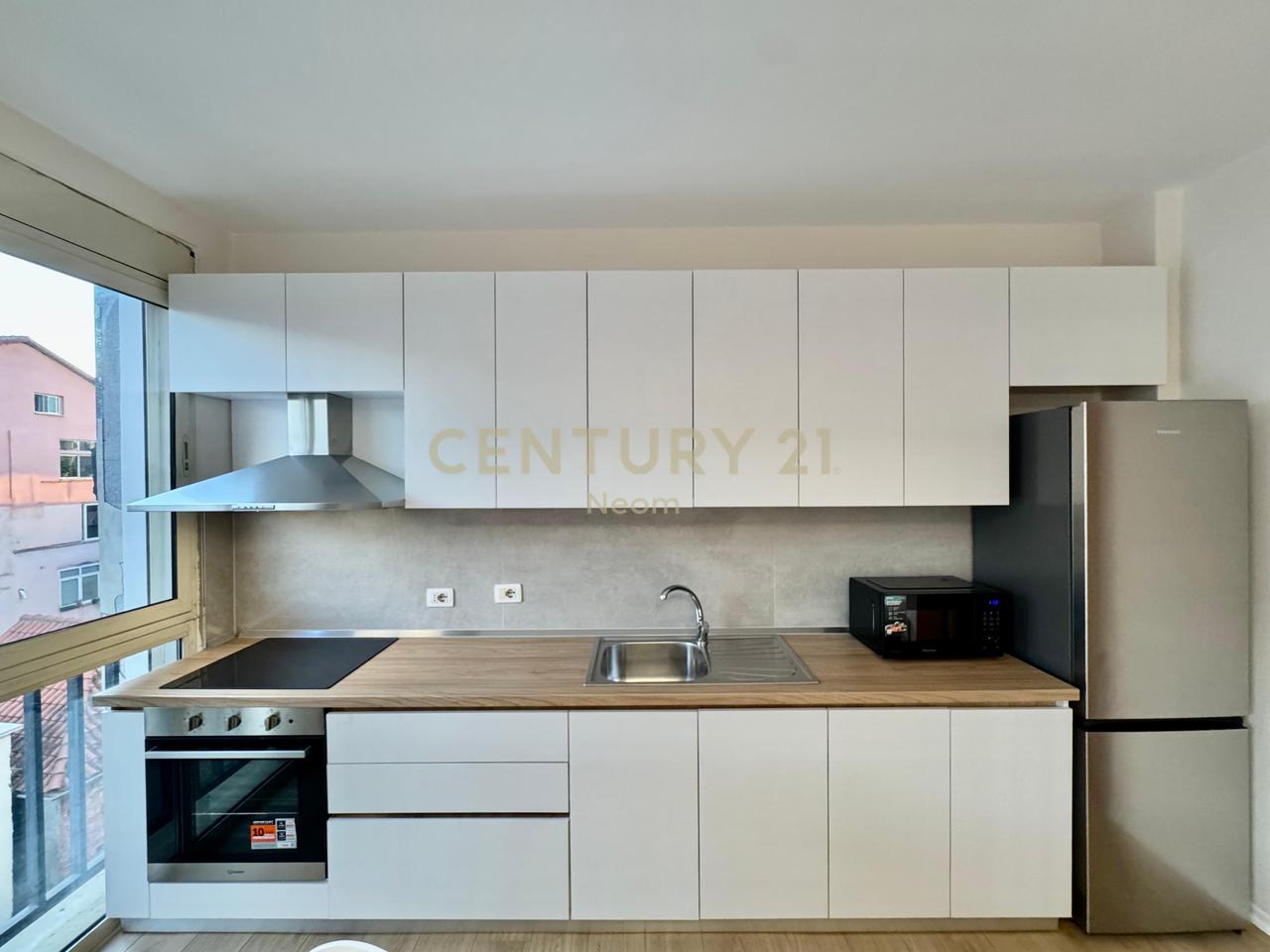 QIRA, APARTAMENT MODERN 1+1, RRUGA KAVAJËS‼️