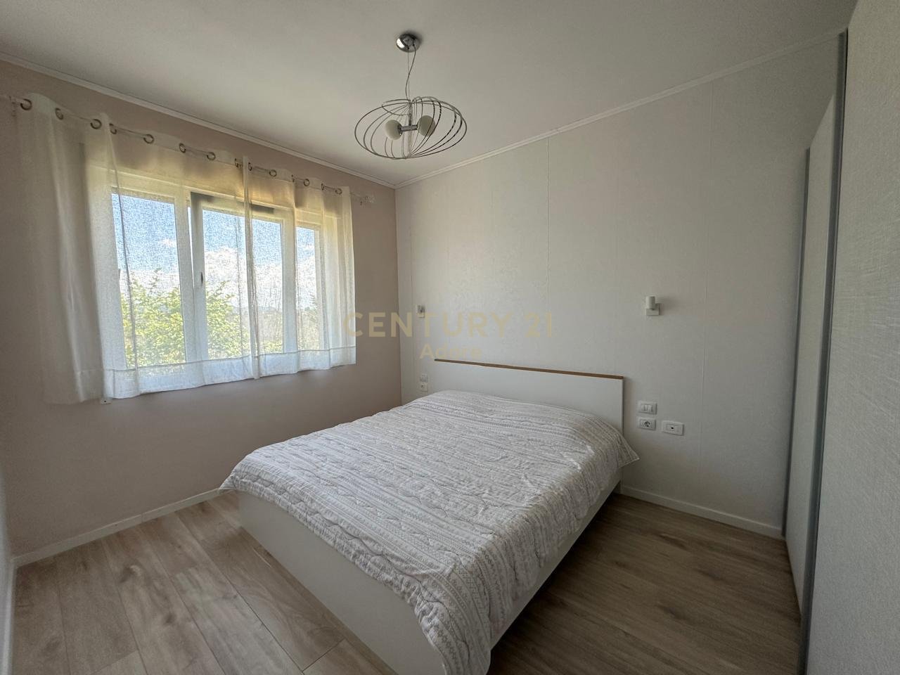 Apartament 1+1 me Oborr privat & 2 Poste Parkimi | Vala Mar, Hamallaj