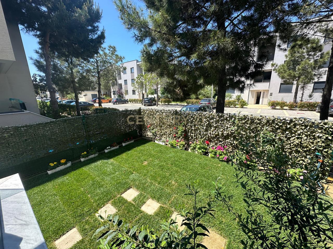 Apartament 1+1 me Oborr privat & 2 Poste Parkimi | Vala Mar, Hamallaj