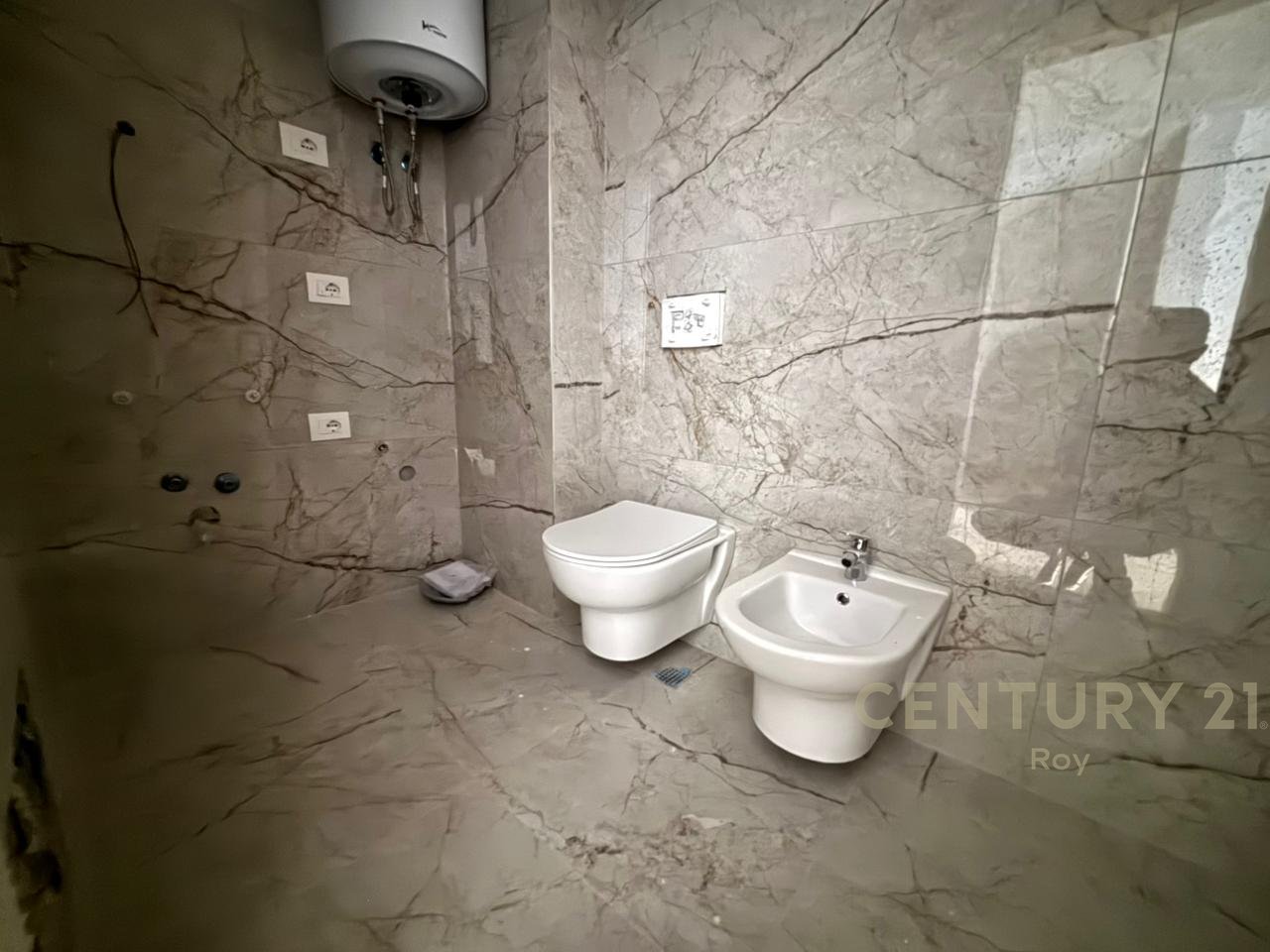 SHITET DUPLEX NE GOLEM! NDERTIM I RI,LOKACION AFER DETIT!