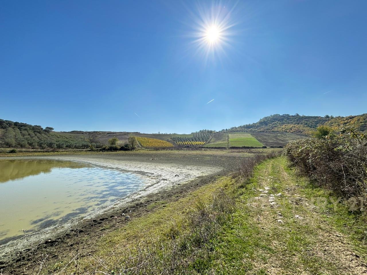 OFROHET TOKE PER SHITJE NE RROMANAT, DURRES!