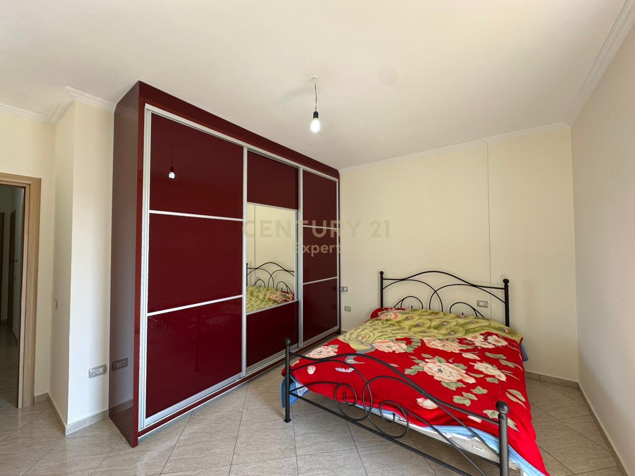 Apartament 2+1 Me Qira në Vlorë
