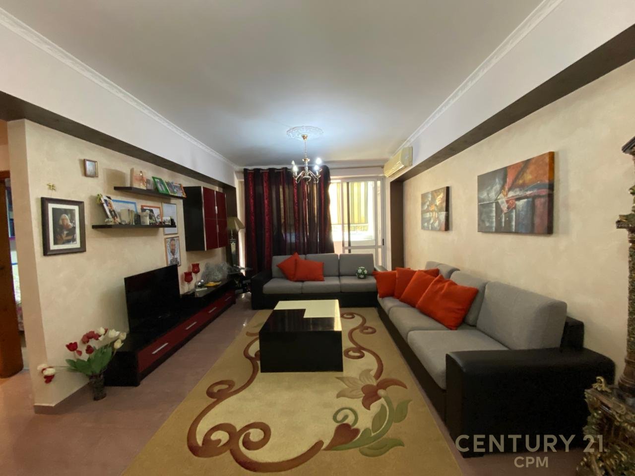 PRANE GJIMNAZIT PETRO NINI SHESIM APARTAMENT 2+1+AMBIENT GATIMI I VECUAR