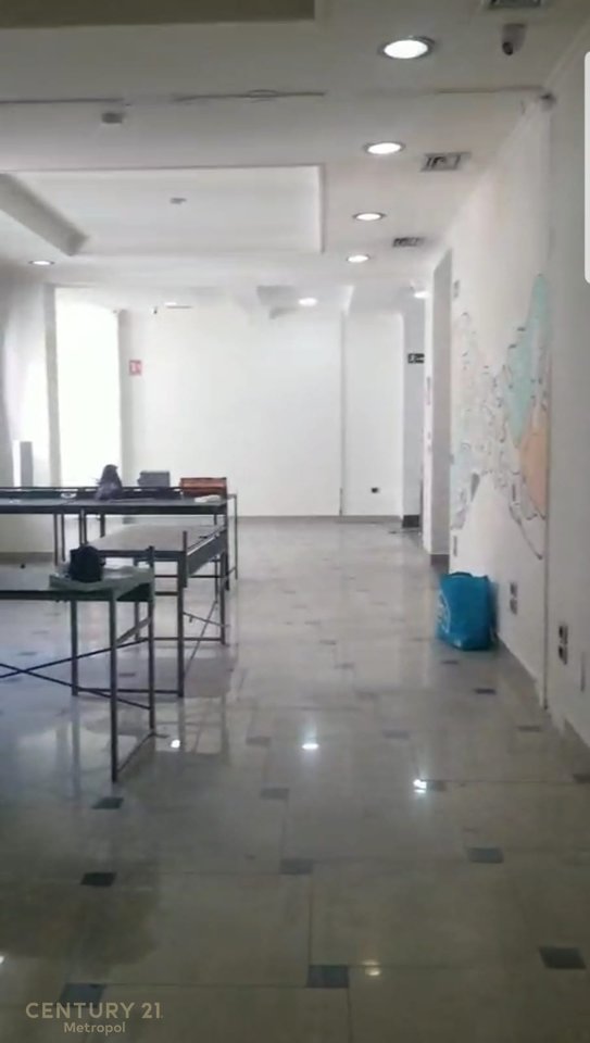 Njësi Biznesi Unike për Shitje në Qendër të Bllokut