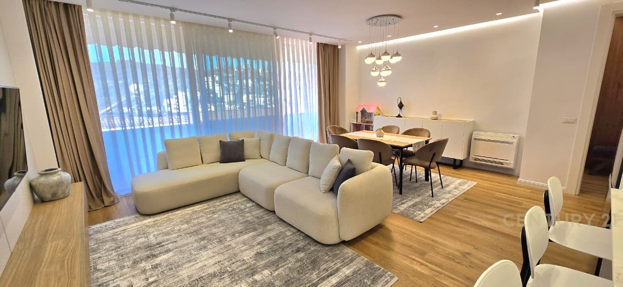 Appartamento Shesim 2+1+2 con tre balconi + parcheggio al Lago Secco!