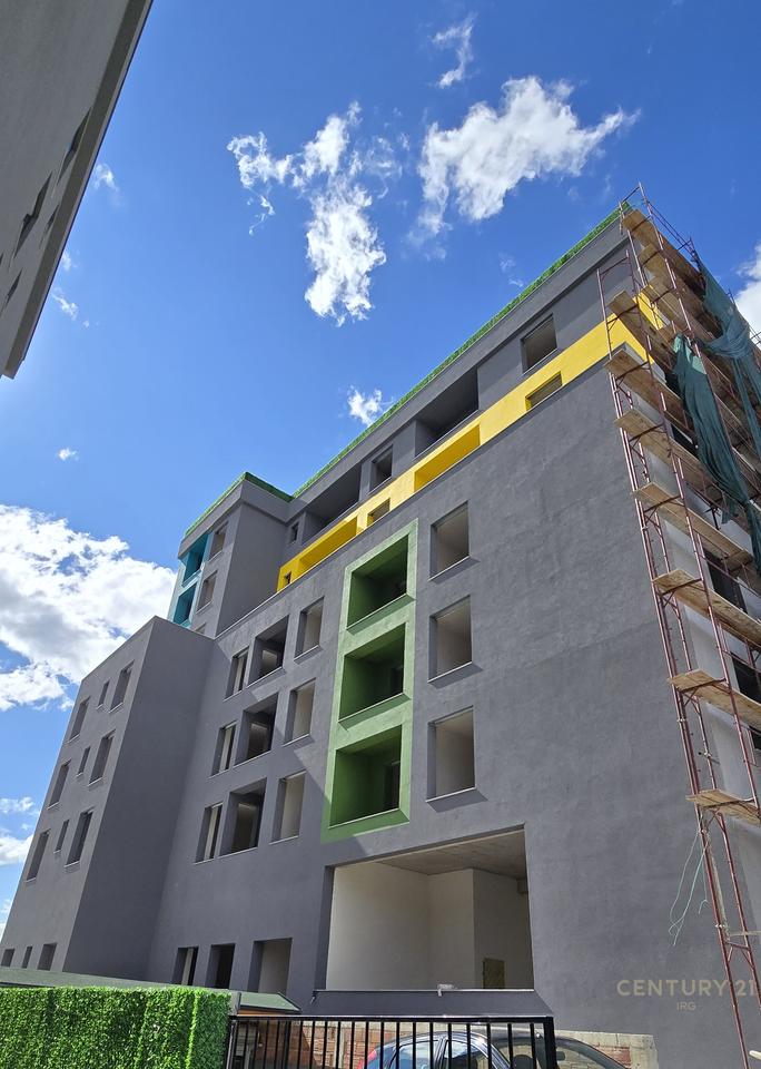 APARTAMENT 1+1 NE UNAZEN E RE PASKUQAN!