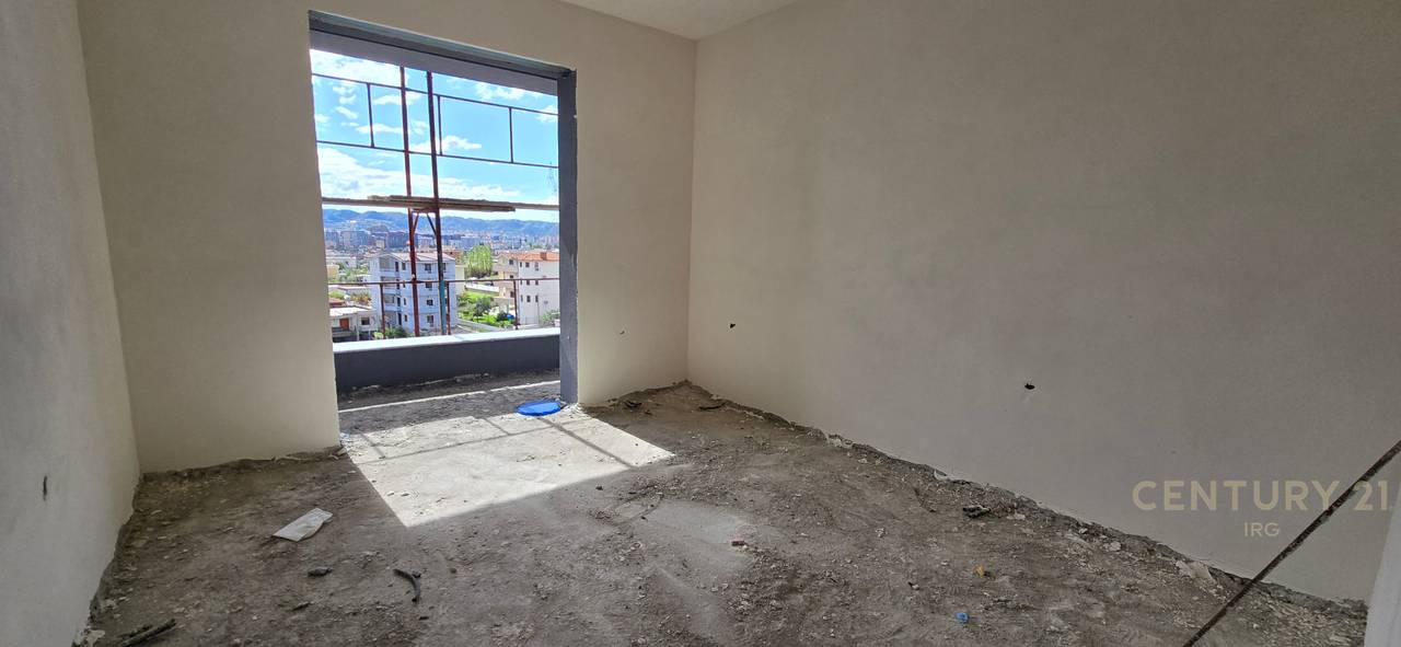 APARTAMENT 1+1 NE UNAZEN E RE PASKUQAN!