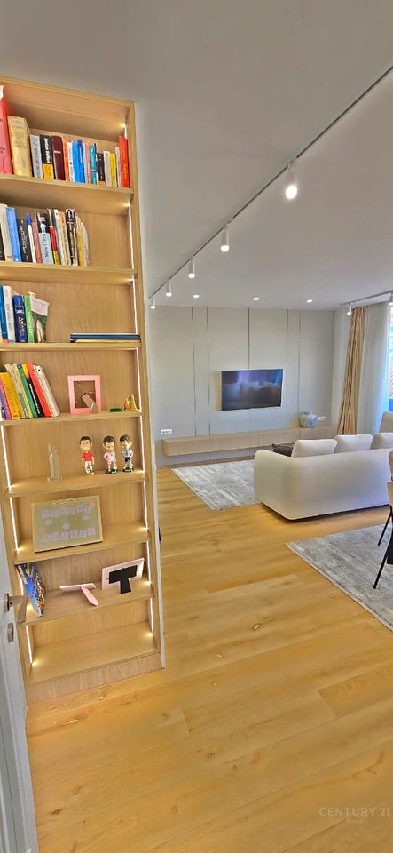 Appartamento Shesim 2+1+2 con tre balconi + parcheggio al Lago Secco!