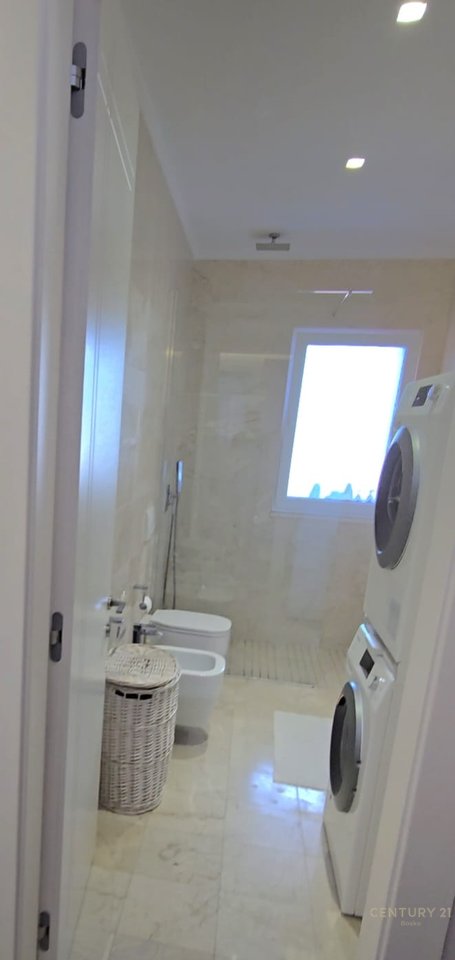 Appartamento Shesim 2+1+2 con tre balconi + parcheggio al Lago Secco!